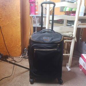Tumi Carry-On suitcase Front-lid or split-case zip entry to main compartment